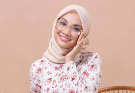 @stallion__entertainment #hahanyhallyu (dorang pun gigih bercumi cumi lagu awak @nabila.razali. Ceburi Bidang Perniagaan Nabila Razali Lancar Koleksi Nabaela Scarf