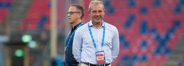 Marek kozminski played for clubs such as hutnik kraków, udinese (italy), brescia (italy), ac ancona (italy), paok thessaloniki (greece) and górnik zabrze. Wybory Prezesa Pzpn Marek Kozminski Sport Betfan Pl