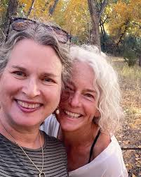 I'm in New Mexico! Truly the land of enchantment. Hit the ground painting  🎨 Visiting dear friends and enjoying the beauty Backyard Cottonwoods, oil 