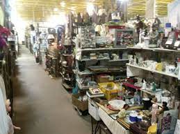 Beaver Creek Antiques 22 000 Square Feet Of Shopping Dining And Entertainment This Is A Shopping Experience That Will Stick In You Flea Market Fleas Antiques