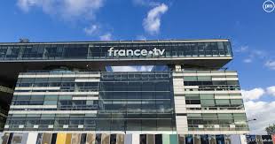 Sportive du football en direct, les résultats, les classements, les transferts de foot et les infos sur l'équipe de france de football. Audiences Annuelles 2019 Les Chaines Tf1 Et M6 Au Plus Bas Le Service Public En Forme Record Pour Lci Et L Equipe Puremedias
