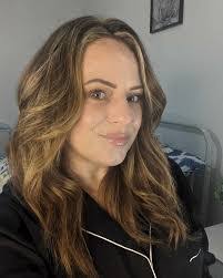 Rebecca Ormond's Instagram, Twitter & Facebook