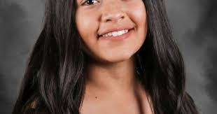 Iliana Acosta's Instagram, Twitter & Facebook