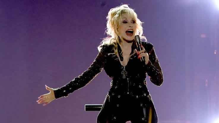 Dolly Parton 'laid to rest' in private funeral service with family only  attending