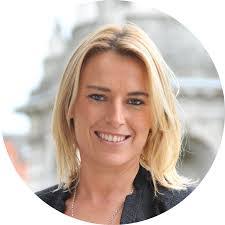 Lynn Ruane's Instagram, Twitter & Facebook