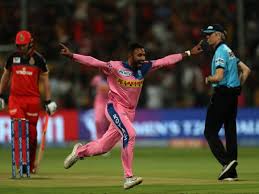 The match between rajasthan royals and royal challengers bangalore (rr vs rcb) will be played at wankhede stadium today at 7.30 pm. Ipl 2019 Rcb Vs Rr Live Score Blog Updates Commentary Results Rain Comes Down With Just 10 Balls To Play Teams Share Points Rcb Officially Knocked Out Of Ipl Sportstar