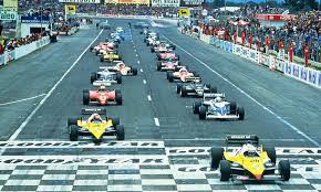 Die formel 1 ist dabei als weltmeisterschaft ein event mit 16 bis 20 rennen pro jahr, wobei die weltmeisterschaft 2021 mit 23 rennen sogar einen neuen rekord schaffte. Formel 1 Alle Weltmeister Liste Autozeitung De