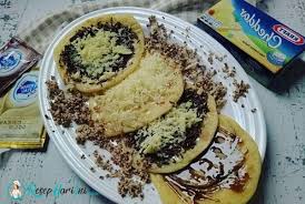 Ambil selembar roti tawar, letakkan keju dan sepotong sosis. Step By Step Membuat Roti Canai Roti Prata Maryam Resep Hari Ini