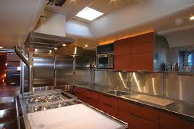Yacht Attimo Agencement Made By James 1840 Cuisine De Yacht Agencement Sur Mesure D Une Cuisine Bateau De Luxe Lj Mobilier Contemporain Cuisine Yacht Maison