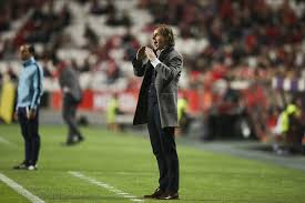 Segue o fc arouca em www.facebook.com/futebolclubedearouca. Treinador Do Arouca Continua Sem Conseguir Contactar Direccao Do Clube Futebol Publico