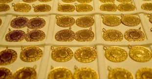Kapalıçarşı'dan bugün alınan anlık bilgilere göre, 1 cumhuriyet altını alış fiyatı 3.383,0000 türk lirası. Altin Fiyatlari Son Dakika 12 Haziran 2021 Gram Altin Ceyrek Altin Yarim Altin Ve Tam Altin Ne Kadar Fotomac