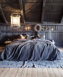 Whether you want to call it boho or bohemian, this chic style is full of different colors, patterns, textures, themes, and decorations that are used to create an artistic aesthetic. Dark Gray Boho Style Bedroom On Inspirationde