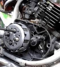 Cara ini diperkenalkan bengkel bubut master tjendana yang bermarkas di jl. Mengatasi Tarikan Kopling Lemah Pada Sepeda Motor Yamaha Rx King Dengan Aplikasi Tambah Kampas Tmotor Jogja