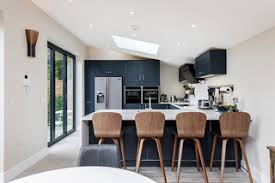 At cannon kitchens we take great pride in our professional workmanship and our cabinets are manufactured to the highest standards by our qualified tradesmen. 75 Beautiful U Shaped Kitchen With Shaker Cabinets Ideas Designs July 2021 Houzz Uk