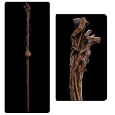 Gandalf the grey smoking pipe. Lord Of The Rings Pipe Staff Of Gandalf The Grey 1 1 Scale Prop Replica