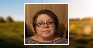 Michelle Hawley's Instagram, Twitter & Facebook