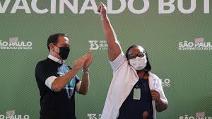 No planejamento do governo, a aplicação deve começar no dia 15 de dezembro com profissionais da saúde. Sp Muda Plano De Vacinacao E Ainda Nao Ha Data Para Idosos