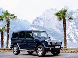 Kim Kardashian Craque Pour Un Mercedes G500 4x4 Mercedes Benz Mercedes Benz Classe G Mercedes Maybach