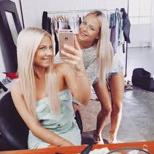 Doch da sie auch noch sehr erfolgreiche schauspielerinnen sind und weit voneinander entfernt wohnen, sehen sie sich nicht so oft, wie sie gerne würden. Cheyenne Valentine Selfie Time Mit Valentina Pahde Cheyenne Pahde Twinsontour Sunnyundmarie Facebook