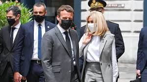 For example, to type ā (a with macron), press alt + a; Frankreich Mann Ohrfeigt Prasident Emmanuel Macron