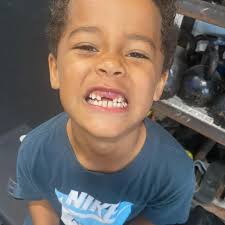 We suppose to be cleaning up😂