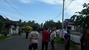Menurut polis, teman lelaki ibunya rabiatul adawiyah mamat, 28 merupakan suspek utama yang. Dengar Kata Kes Cina Bunuh Diri Info Bencana Terengganu Facebook