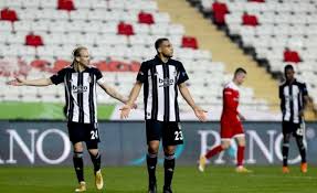 İşte sergen yalçın'ın teknik direktörlük ve futbolculuk kariyeri. Sergen Yalcin Farkli Plan Yapamiyor