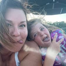 Deanna Bedford's Instagram, Twitter & Facebook