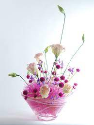 Freestyle Ikebana Allium And Carnation Ikebana Japanese Flowers Flower Arrangements