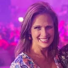 Suzanne Comer 🙆🏻‍♀️ (@sscomer) • Threads, Say more