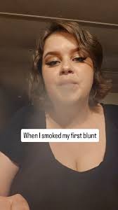When @tacodoescomedy rolled my first blunt 🤣, ♡♡♡, #blunt #bluntwrap  #giveme14ofthemrightnow #mood #daily #comedy #instagood #instadaily  #comedian #bestie #smokin