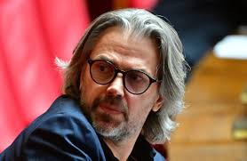 Guerre à Gaza : une séquence télé provoque la colère d'Aymeric Caron, il  demande des comptes