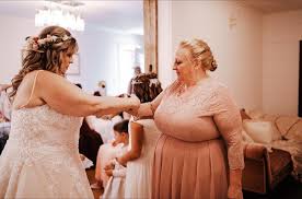 Tracy Philhower's Instagram, Twitter & Facebook