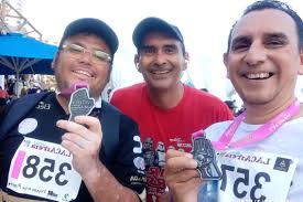 ACApulco está de pie, y corriendo”