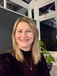 Wendy Swain's Instagram, Twitter & Facebook