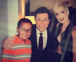 Latest stories, awards, singles, gig & concert news from all the hottest music acts Halsey Updates On Twitter A Photo Of Hals And Her Brother Dante With Stephen Colbert Tonight Http T Co Oulsifycgb