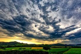 Gewitter mit hagelschlag, heftigem starkregen oder orkan(artigen)böen. Aktuell Warnung Vor Schwerem Gewitter Mit Hagel Im Kreis Fulda