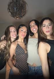 Danielle Vs Abigail Jeans Ila