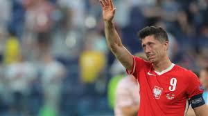 Sie denken sicher an kroos' aussagen nach dem sieg gegen schweden 2018. Polen Bei Der Em 2021 Lewandowski Trifft Einmal Zu Oft Die Latte Sport Sz De