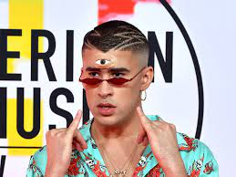Los mejores vídeos de bad bunny. Bad Bunny S New Album Reworks The Y2k Styles Of His Youth Vogue