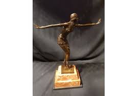Both the use of strong colours but also of light pastel colours. Luxurious Art Deco Sculptures Vinterior