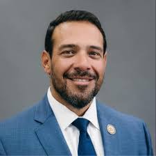 Dante Villarreal's Instagram, Twitter & Facebook