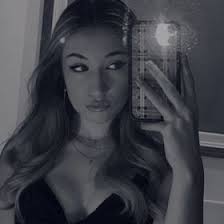 Amber Street (amberstreet_)