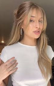 Tori Criswell's Instagram, Twitter & Facebook