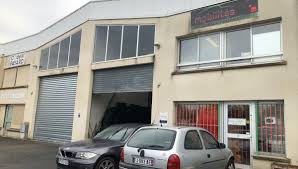 The château du mirail is a castle in toulouse. Ca Roule Au Garage Solidaire 2 5