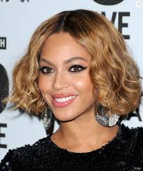 Photo couleur cheveux blond miel doré coiffure cheveux long. Beyonce A Choisi Une Teinte Chaude Un Blond Miel Qui Illumine Son Teint Terrafemina