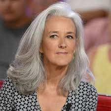 Modele coiffure 60 ans coiffure japonaise facile tendance qywhe. Femme 50 Ans Naturally White Silver Grey Hair Le Parcours De Tatiana De Rosnay Temoignage 50 Nuances De Gris Or Comment J Ai Arrete De Me Teindre Les Cheveux