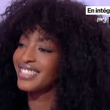 Je ne pensais pas qu'être une femme noire allait déranger" : Ebony sans  filtre sur les attaques racistes pendant la Star Academy