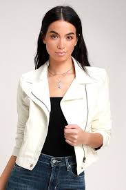 10 Ridiculously Cool Leather Jacket Outfit Ideas White Leather Jacket Cute Clothes For Women Leather Jacket Outfits