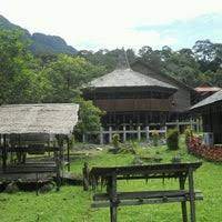 The entrance fee is quite pricey but very worth (i don't know how much because i didn't pay haha!), but please bring along your student id card. Sarawak Cultural Village Pantai Damai